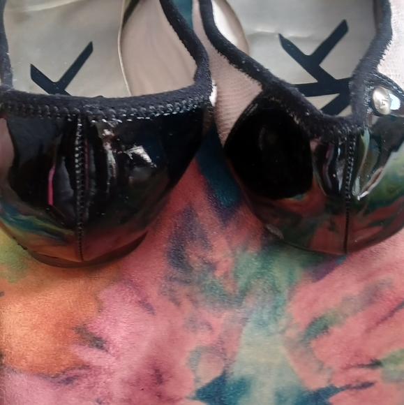 Anne Klein slip-ons - Picture 5 of 6